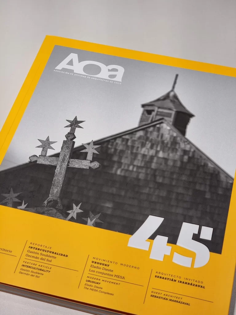 Con las iglesias de Chiloé y una reflexión sobre la interculturalidad, AOA presentó su revista #45