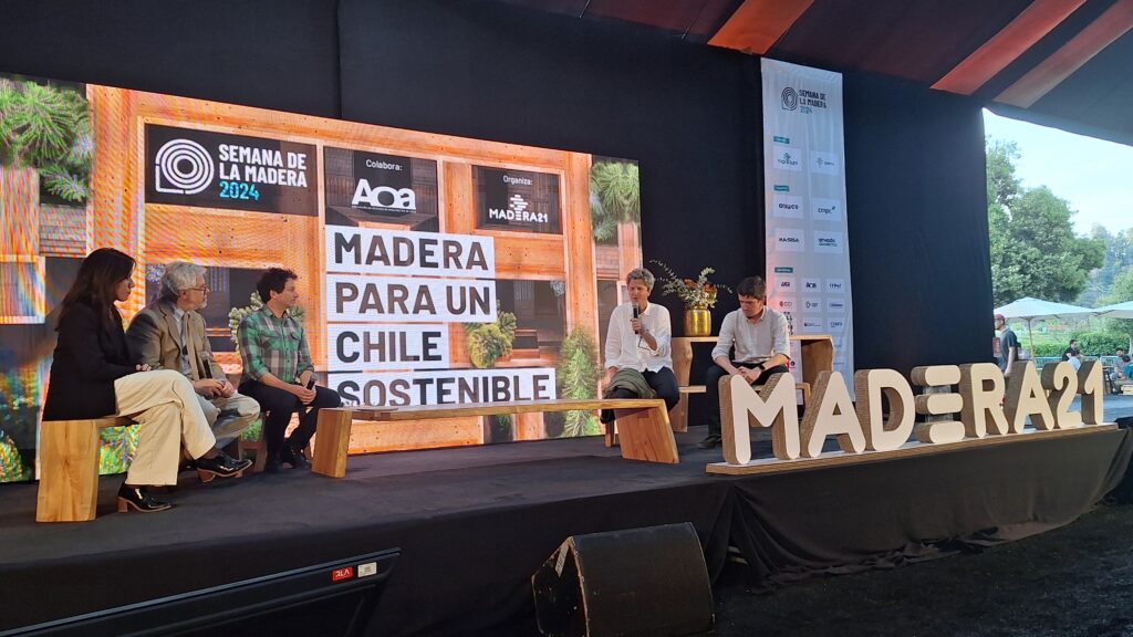 “Diálogos en torno a la madera y a la arquitectura”